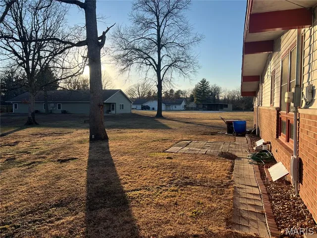 $129,900 | 905 Dean Street, Wilsonville, IL 62093