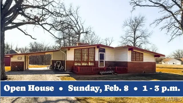 $129,900 | 905 Dean Street, Wilsonville, IL 62093