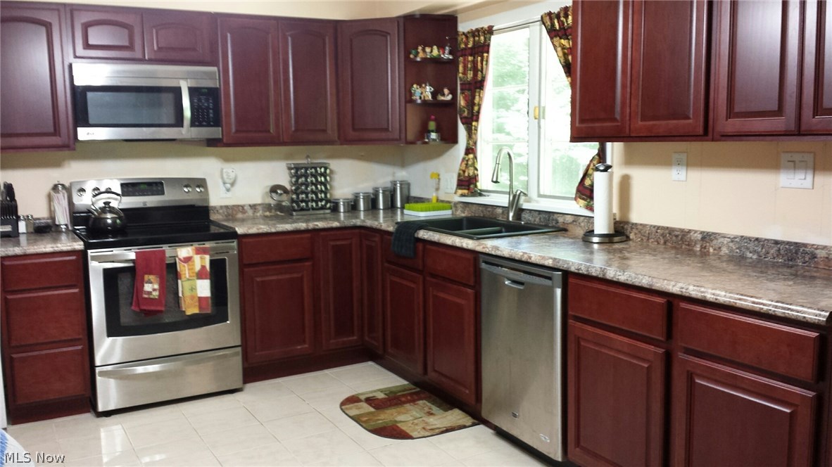 3065 Harriet Road Silver Lake, OH 44224 - Photo 4 of 18