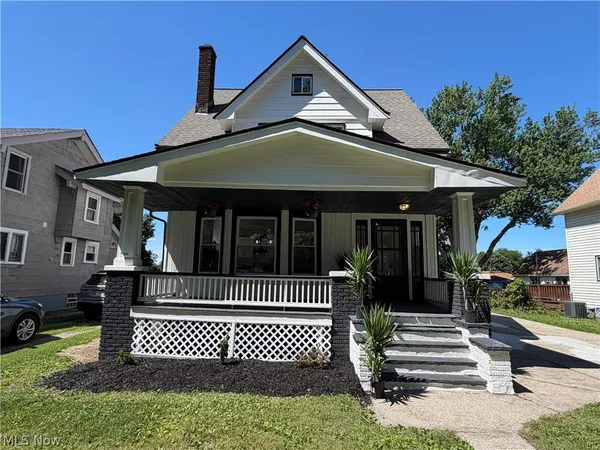 $299,900 | 17800 Larchwood Avenue, Cleveland, OH 44135