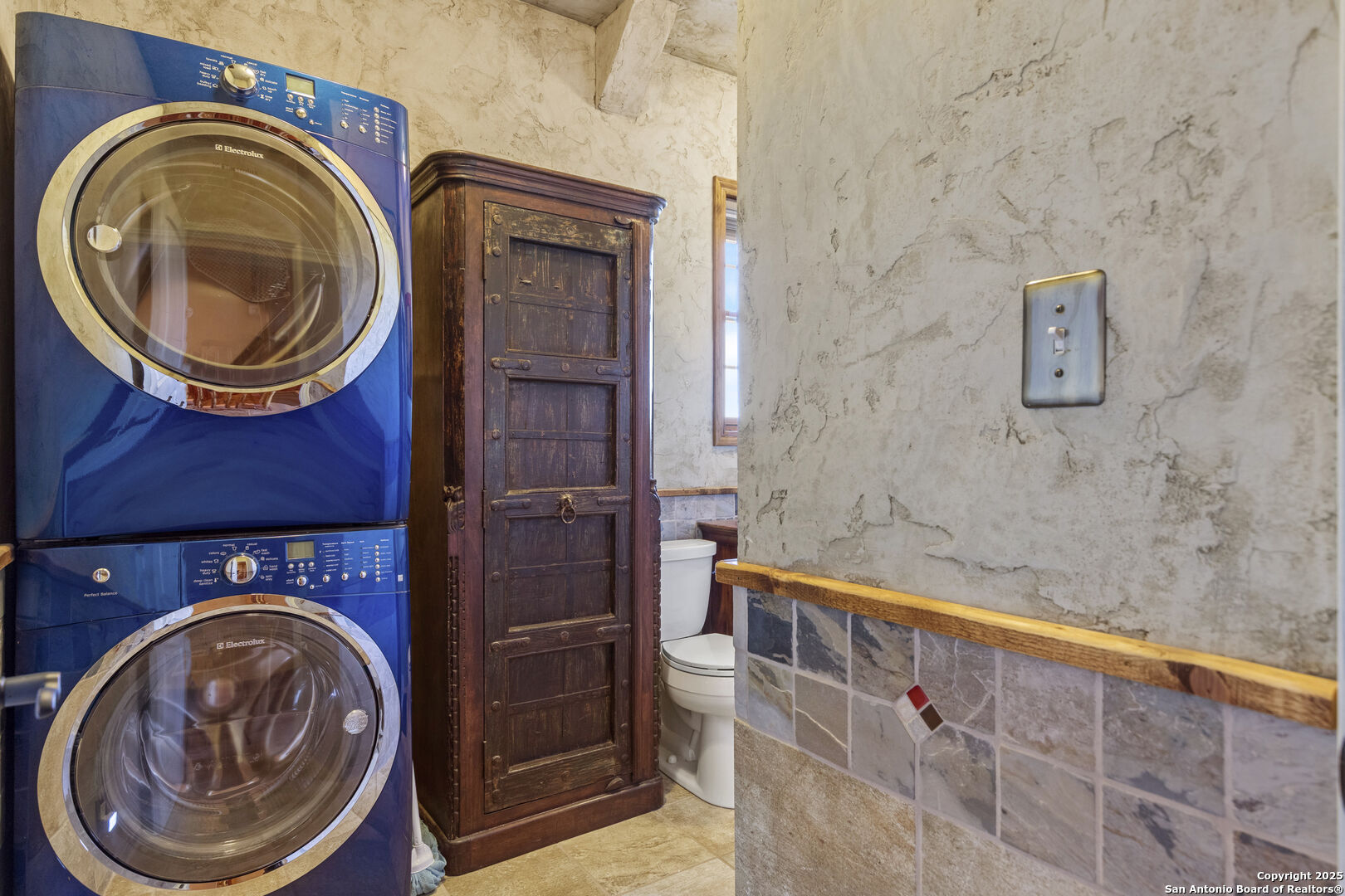 876 Horseshoe Falls Bandera, TX 78003 - Photo 11 of 37