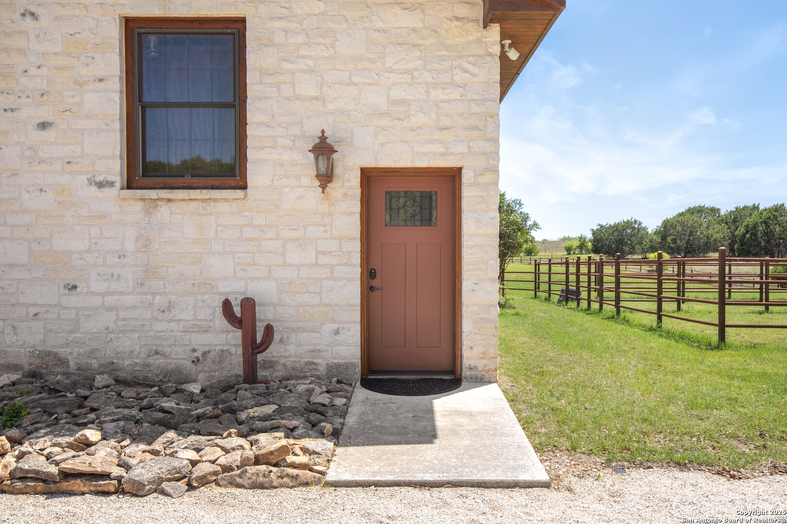 876 Horseshoe Falls Bandera, TX 78003 - Photo 7 of 37