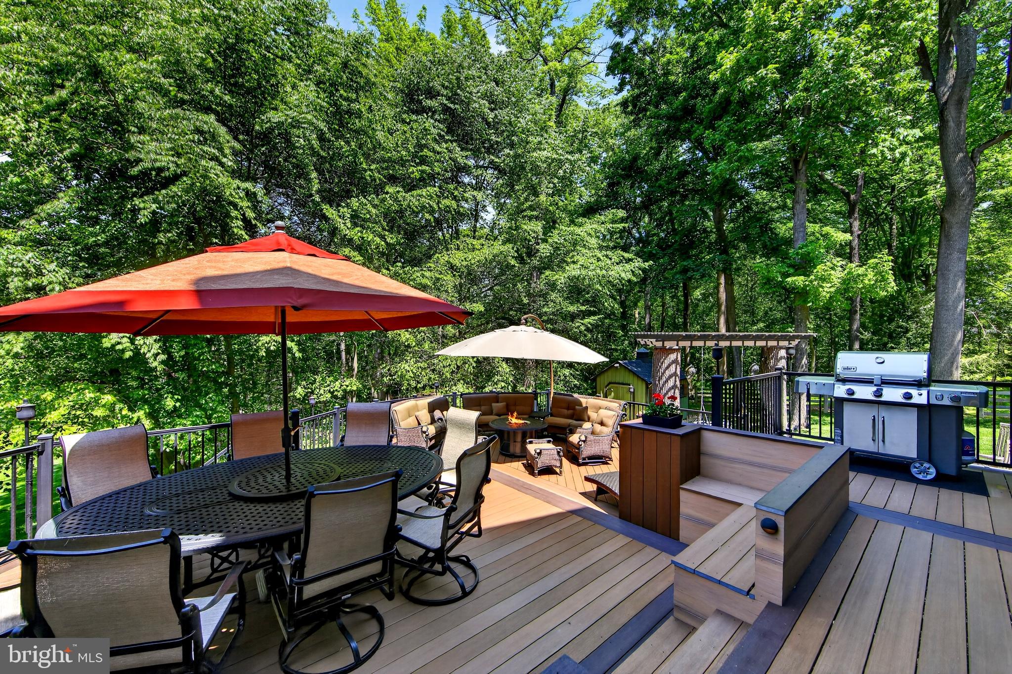 25 Oaktree Hollow Road, Unit R West Chester, PA 19382 - Photo 10 of 50 3 Tiered Composite Deck