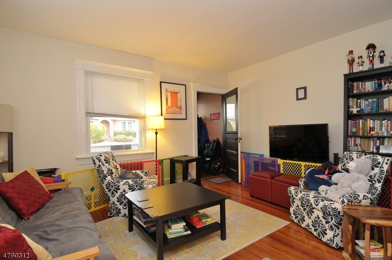 46 Dunnell Road Maplewood, NJ 07040 - Photo 4 of 18