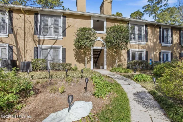 $289,900 | 13727 Richmond Park Drive North, Unit 204, Jacksonville, FL 32224