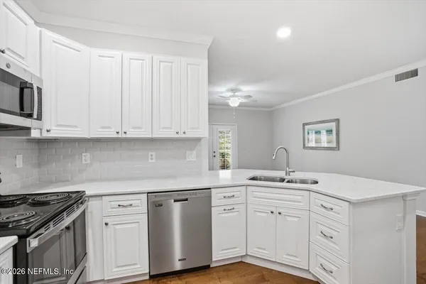 $285,000 | 13727 Richmond Park Drive North, Unit 204, Jacksonville, FL 32224