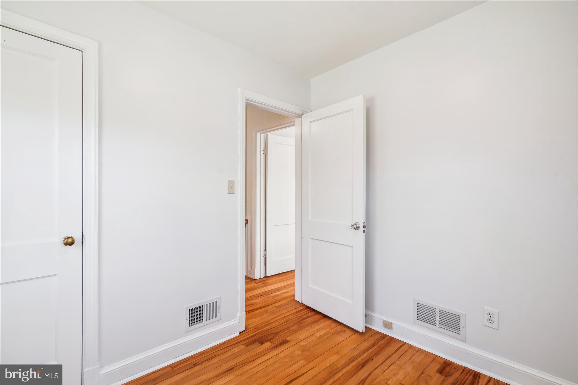 10115 Tenbrook Drive Silver Spring, MD 20901 - Photo 25 of 53 Bedroom 3