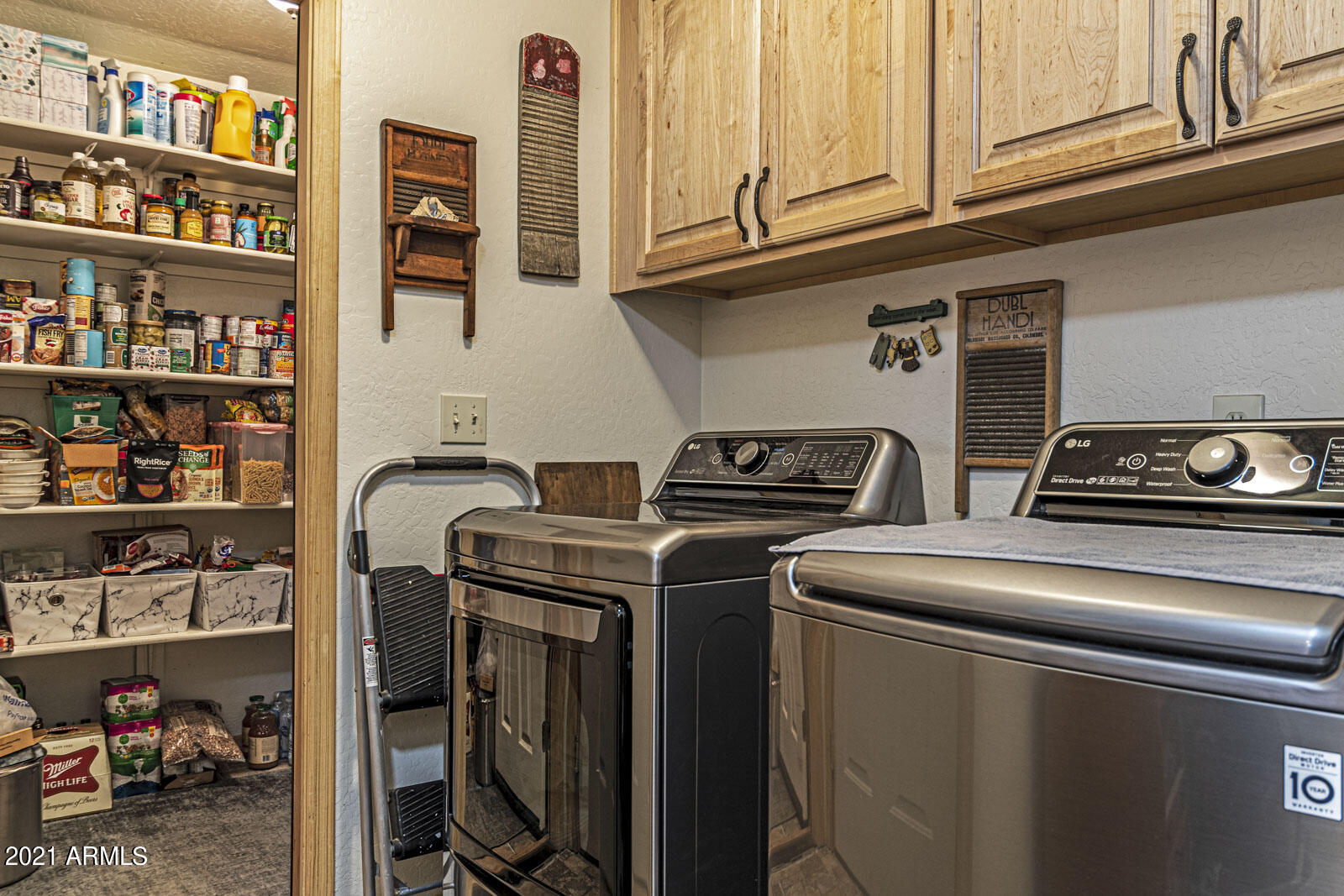 1057 Casper Lane Show Low, AZ 85901 - Photo 12 of 37 Laundry room & pantry