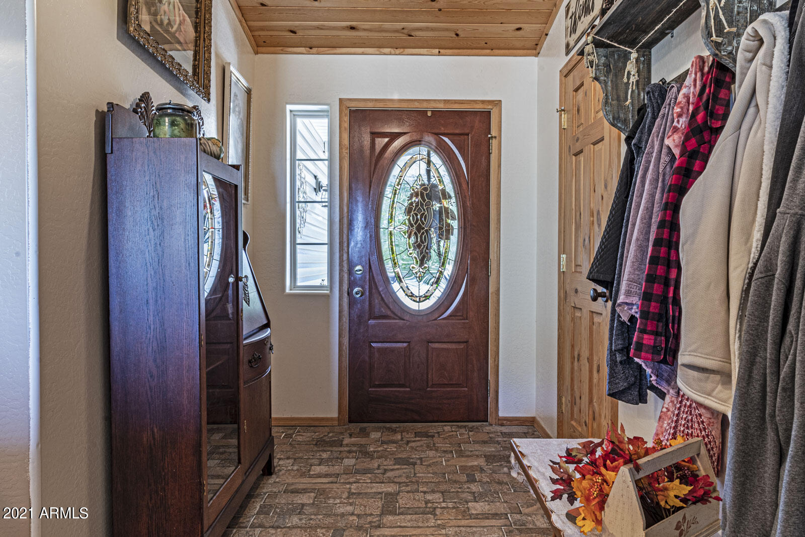 1057 Casper Lane Show Low, AZ 85901 - Photo 25 of 37 Front entry