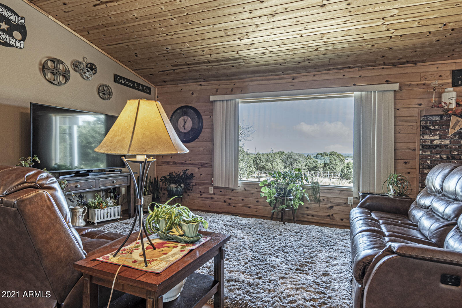 1057 Casper Lane Show Low, AZ 85901 - Photo 3 of 37 Views to the east