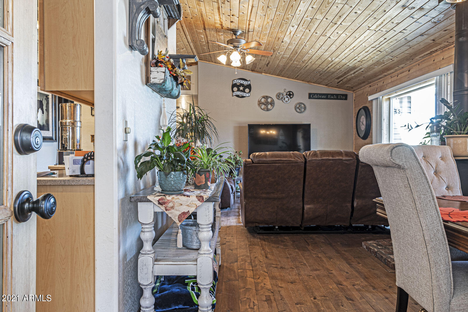 1057 Casper Lane Show Low, AZ 85901 - Photo 8 of 37 Great room