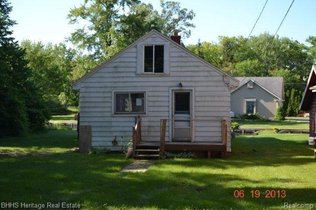 9404 Mcgregor Road Pinckney, MI 48169 - Photo 2 of 28 House