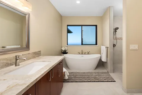 $2,375,000 | 73-4493 Aloha Place, Kailua-Kona, HI 96740