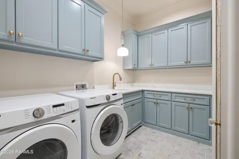 $900,000 | 201 Greyford Drive, Lafayette, LA 70503