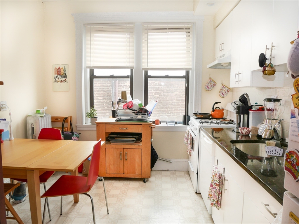 26 Browne Street, Unit 1 Brookline, MA 02446 - Photo 3 of 8