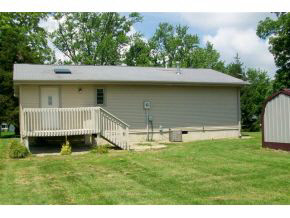1607 Wallace Avenue Rochester, IN 46975 - Photo 2 of 7 Gallery Image 2