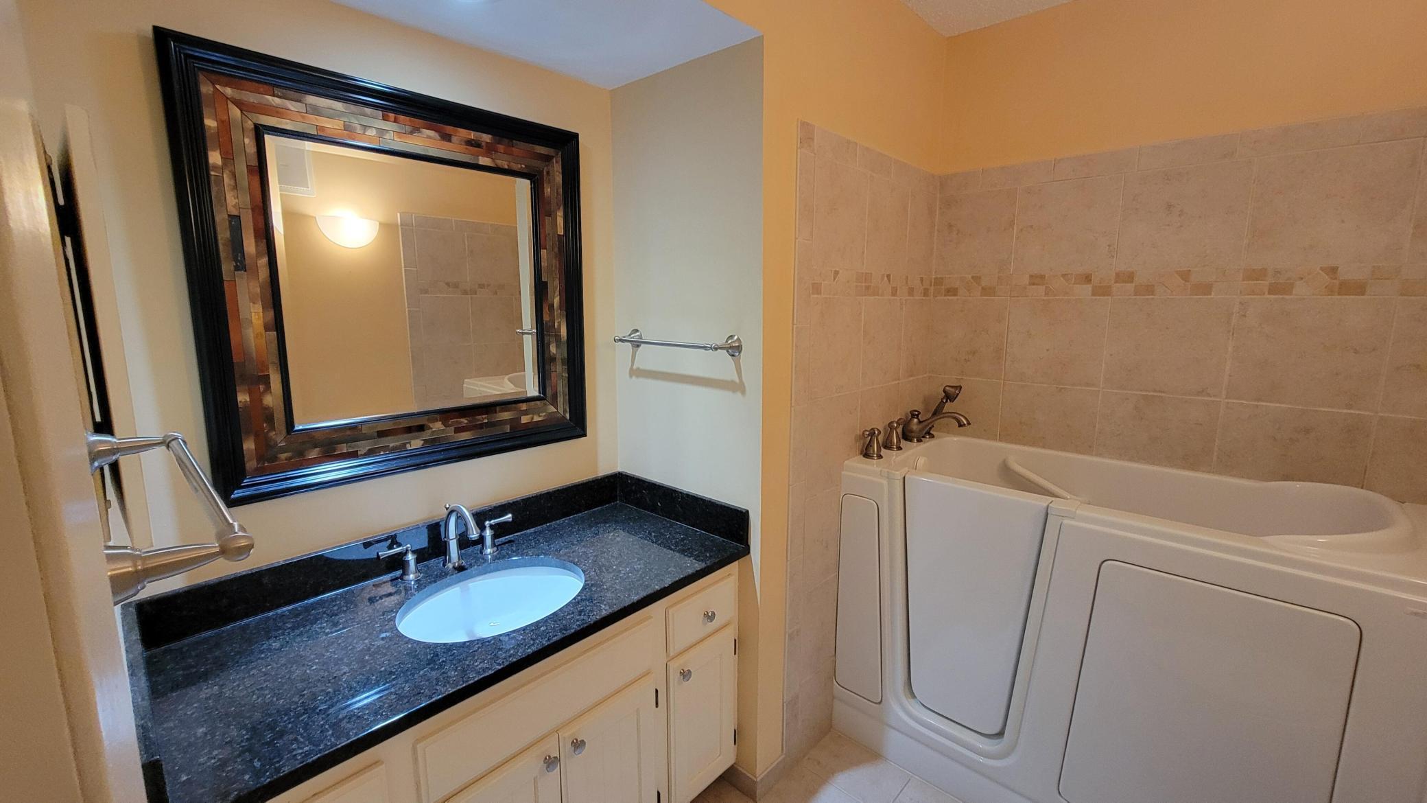 8430 Pennsylvania Road, Unit 109 Bloomington, MN 55438 - Photo 7 of 18