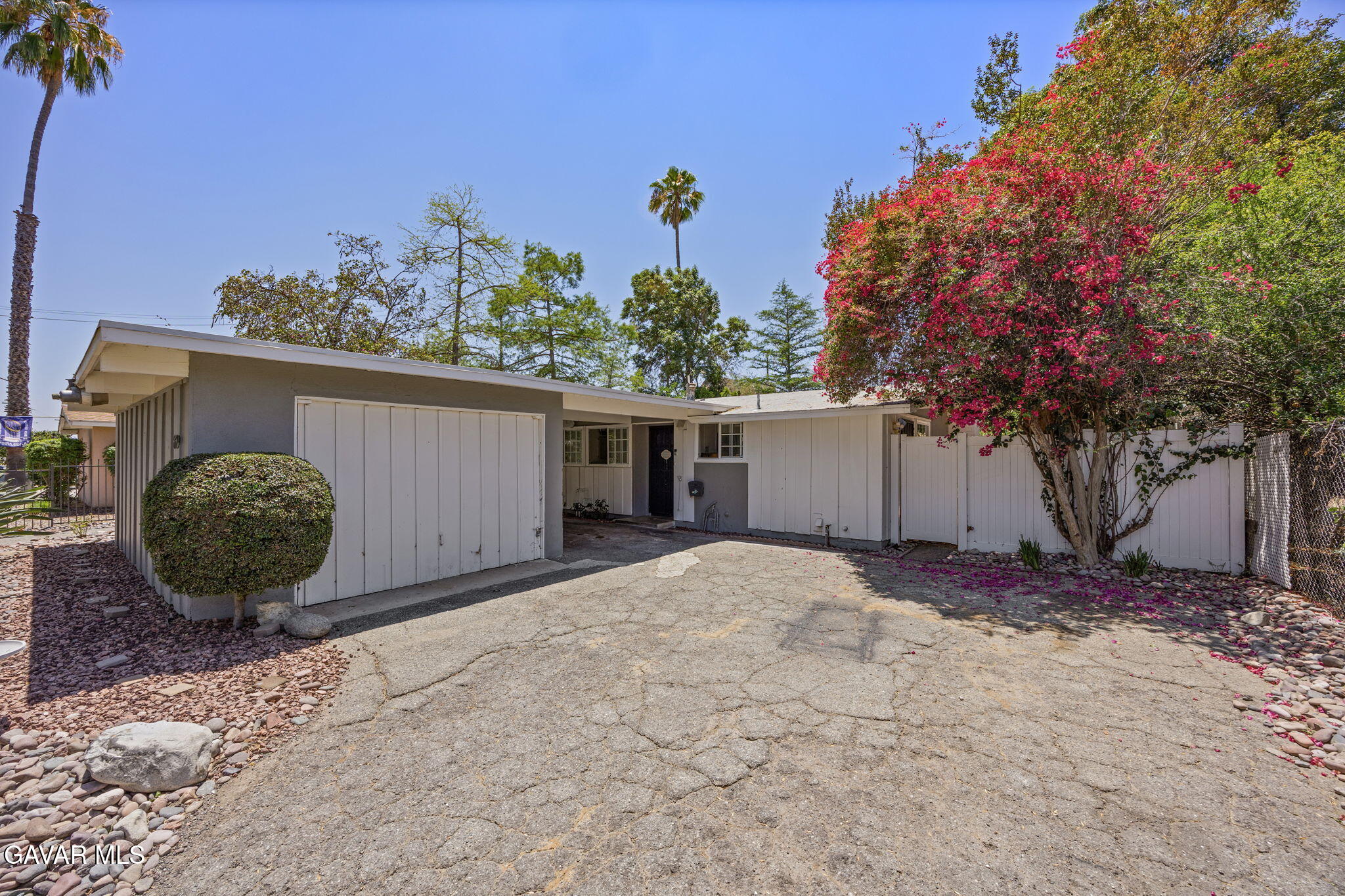 6579 Hillside Avenue Riverside, CA 92504 - Photo 3 of 34 3-web-or-mls-IMG_9608