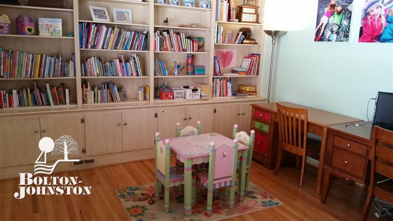85 Lothrop Road Grosse Pointe Farms, MI 48236 - Photo 8 of 25