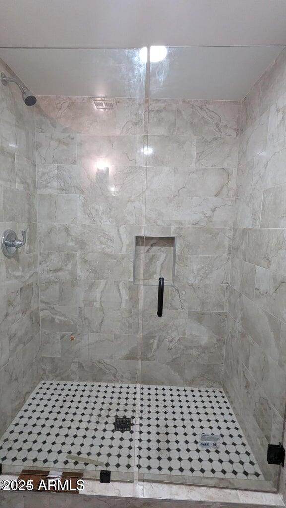 224 South Adonis Avenue Miami, AZ 85539 - Photo 7 of 13 a bathroom