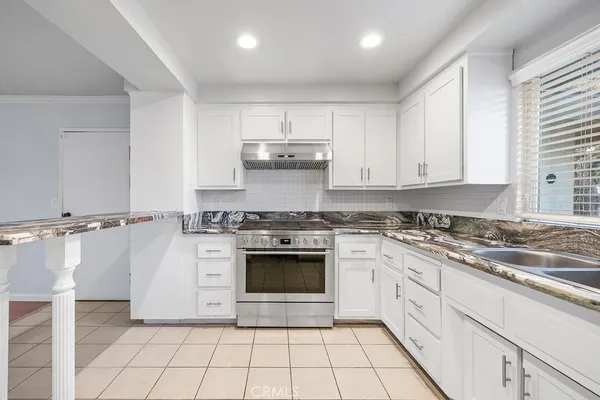 $1,195,000 | 928 East Meats Avenue, Orange, CA 92865