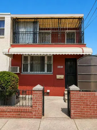 $3,200 | 50-46 69th Place | Maspeth