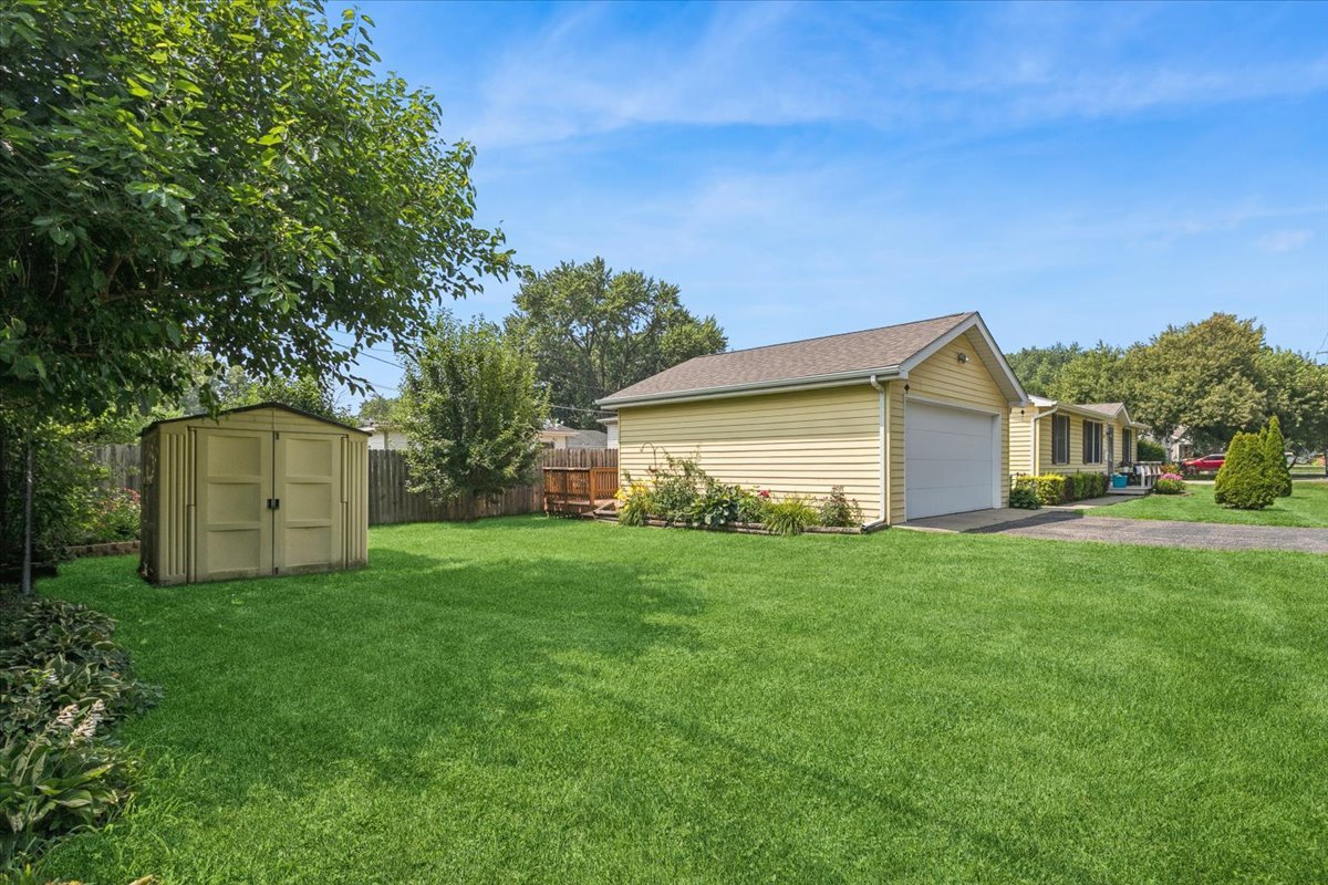 411 Highland Road Grayslake, IL 60030 - Photo 18 of 26