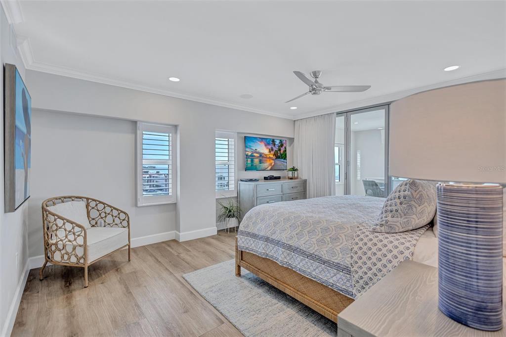 6140 Midnight Pass Road, Unit 401 Sarasota, FL 34242 - Photo 31 of 79