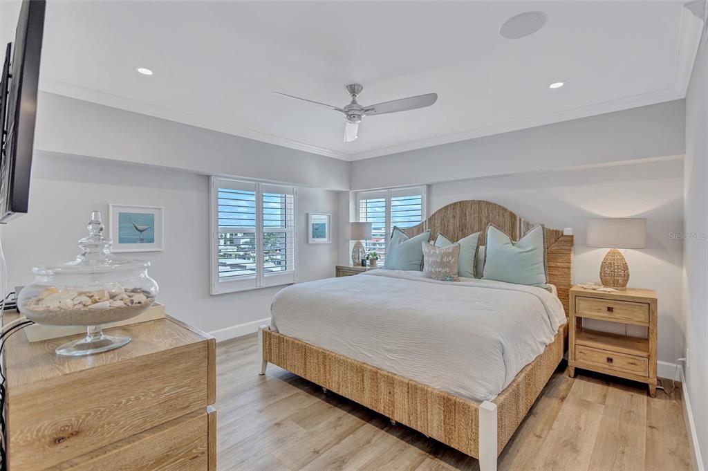 6140 Midnight Pass Road, Unit 401 Sarasota, FL 34242 - Photo 38 of 79