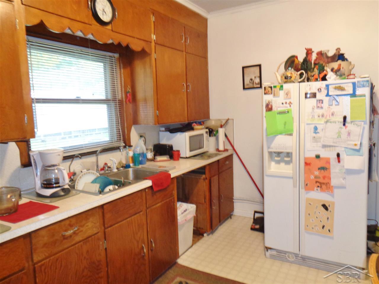 220 South Hemlock Road Hemlock, MI 48626 - Photo 4 of 21 31398905-3.JPG