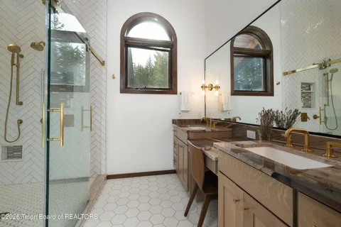 $6,200,000 | 450 East Phelps Canyon Road, Jackson, WY 83001