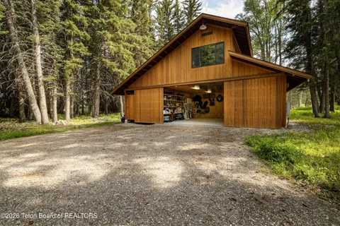 $6,200,000 | 450 East Phelps Canyon Road, Jackson, WY 83001