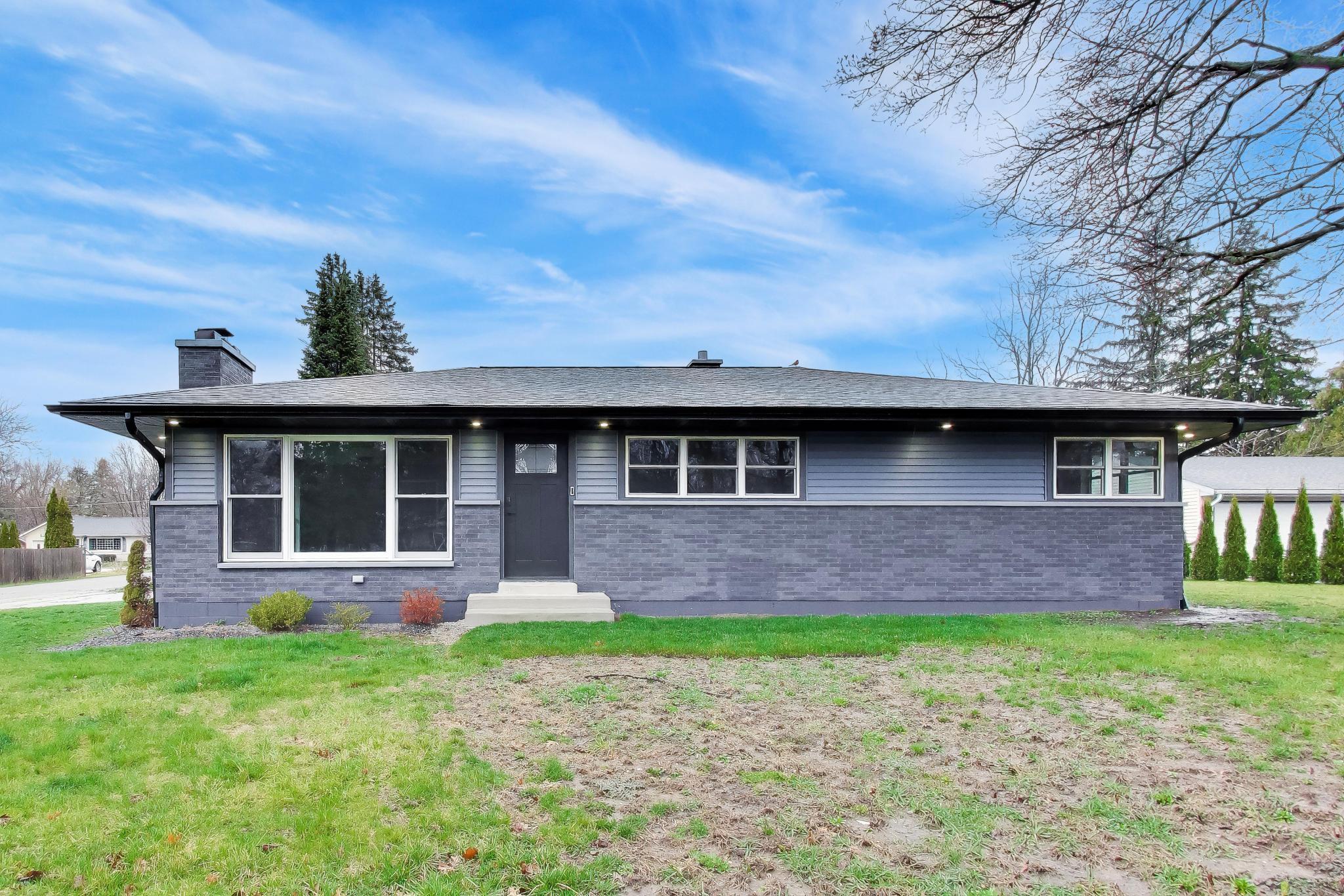 W1350 Honey Suckle Road Bloomfield, WI 53128 - Photo 3 of 30 aa_0006