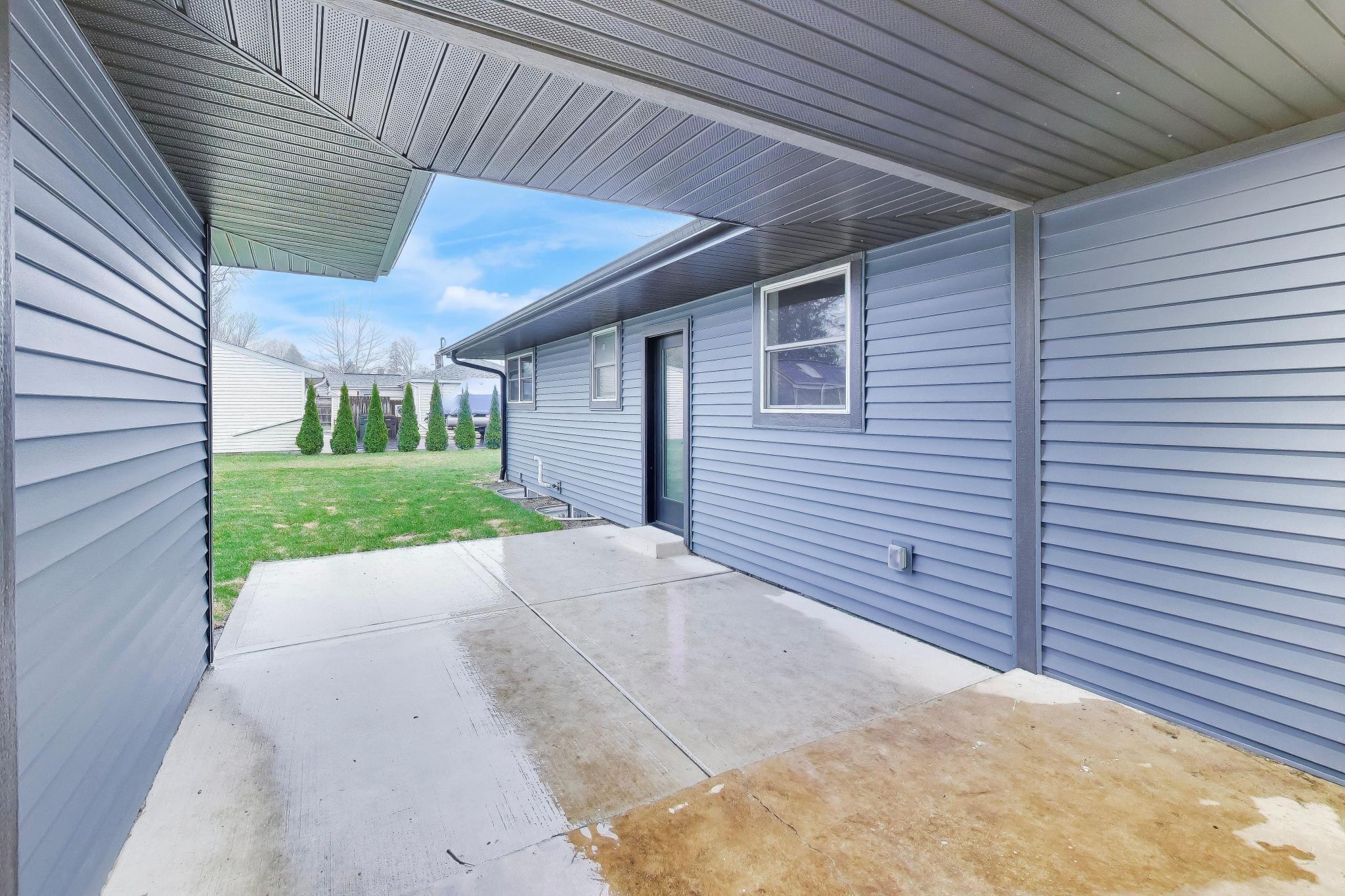 W1350 Honey Suckle Road Bloomfield, WI 53128 - Photo 5 of 30 bl_0005