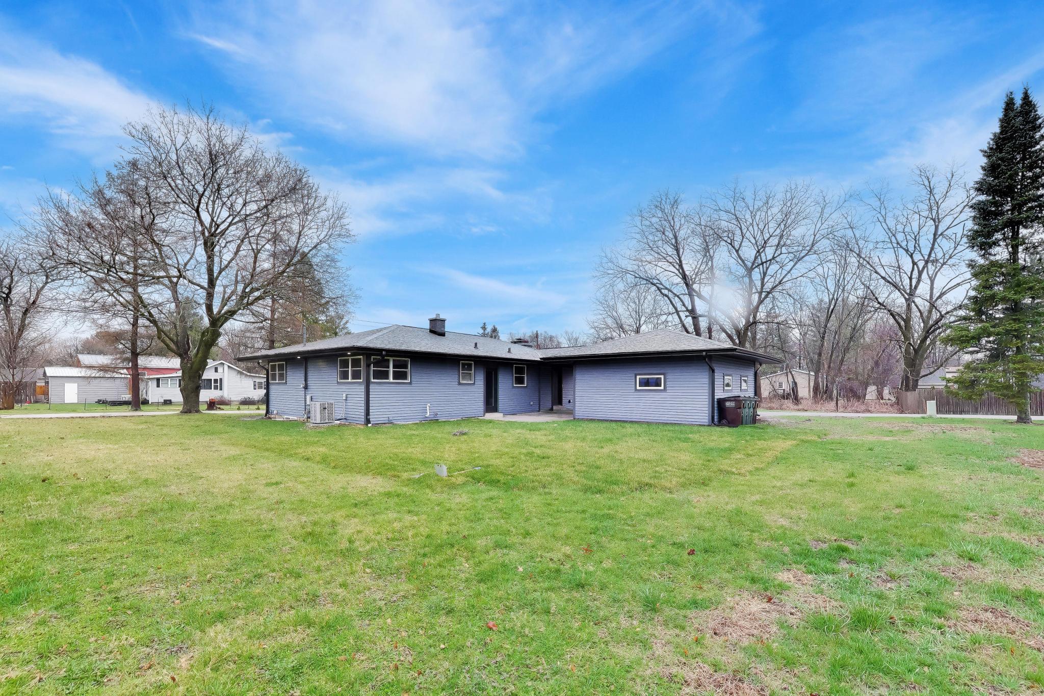 W1350 Honey Suckle Road Bloomfield, WI 53128 - Photo 8 of 30 bn_0036