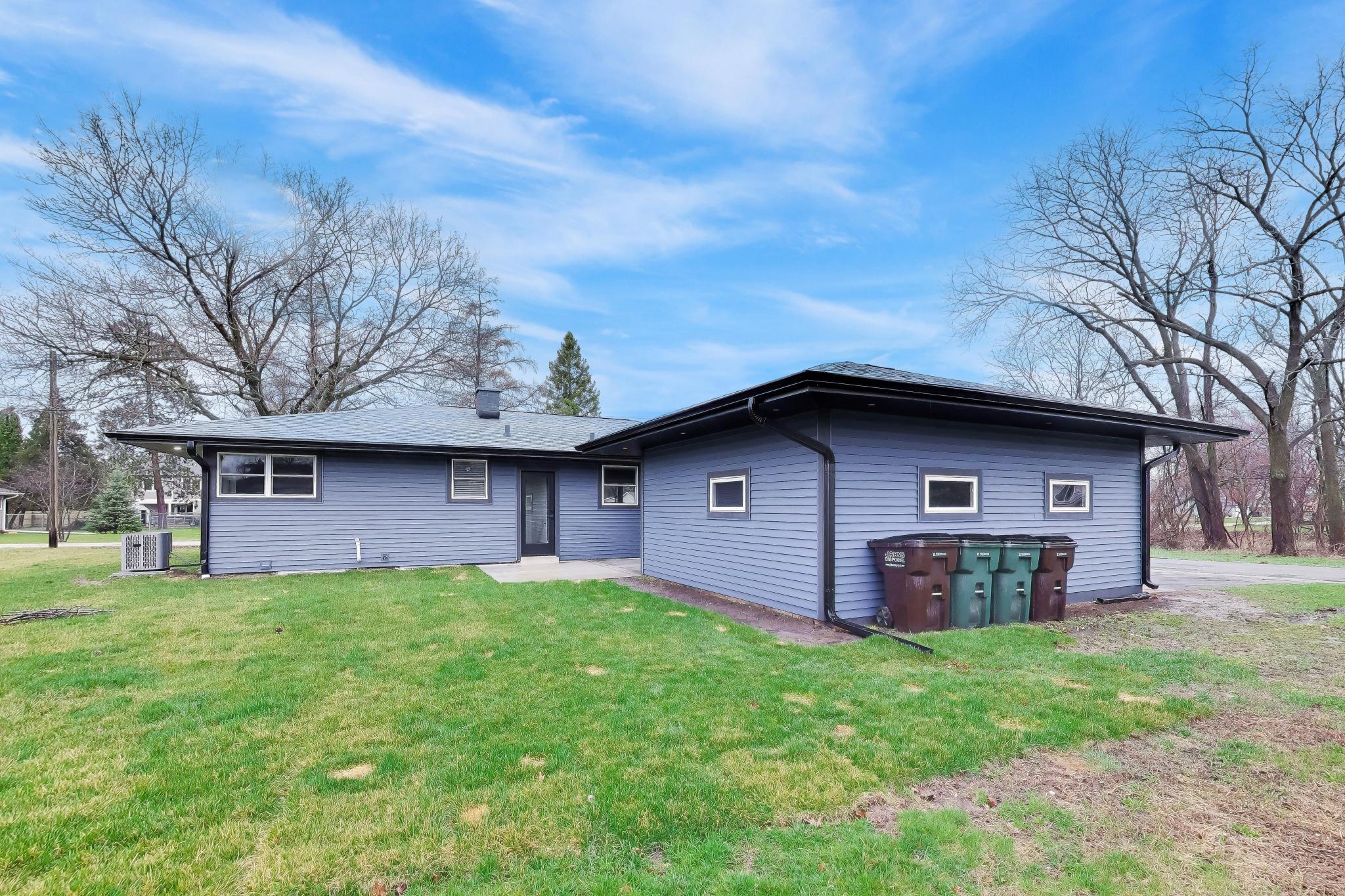 W1350 Honey Suckle Road Bloomfield, WI 53128 - Photo 9 of 30 bj_0031