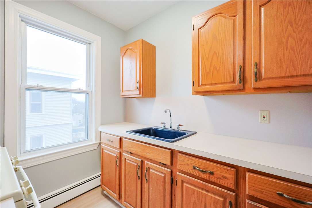 107 Hughes Avenue Pawtucket, RI 02861 - Photo 24 of 32