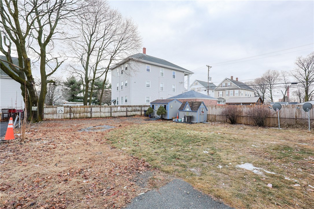 107 Hughes Avenue Pawtucket, RI 02861 - Photo 29 of 32