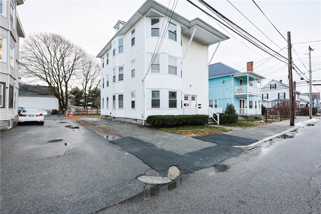 107 Hughes Avenue Pawtucket, RI 02861 - Photo 31 of 32