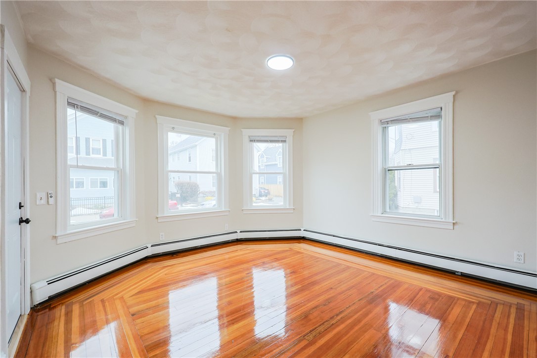 107 Hughes Avenue Pawtucket, RI 02861 - Photo 4 of 32