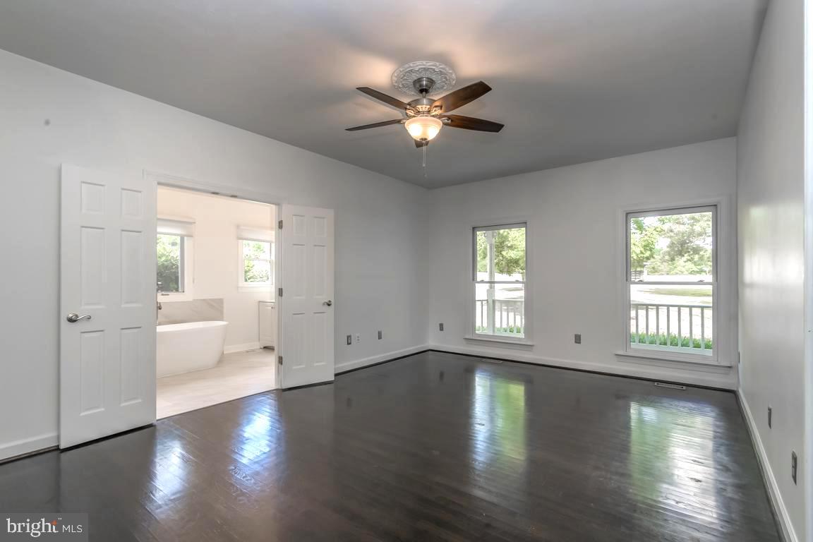 22669 Watson Road Leesburg, VA 20175 - Photo 13 of 46 Main Level Master Suite