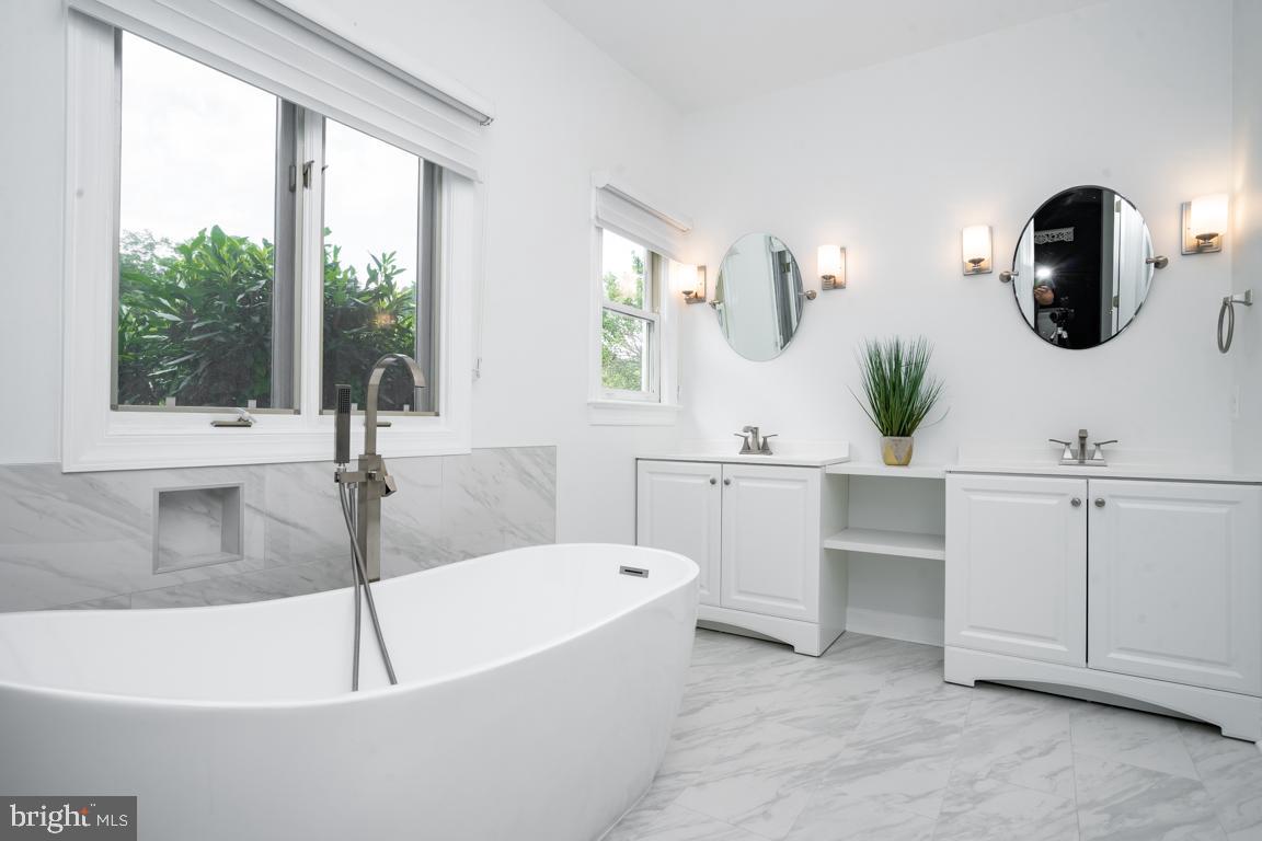 22669 Watson Road Leesburg, VA 20175 - Photo 14 of 46 Master Bath