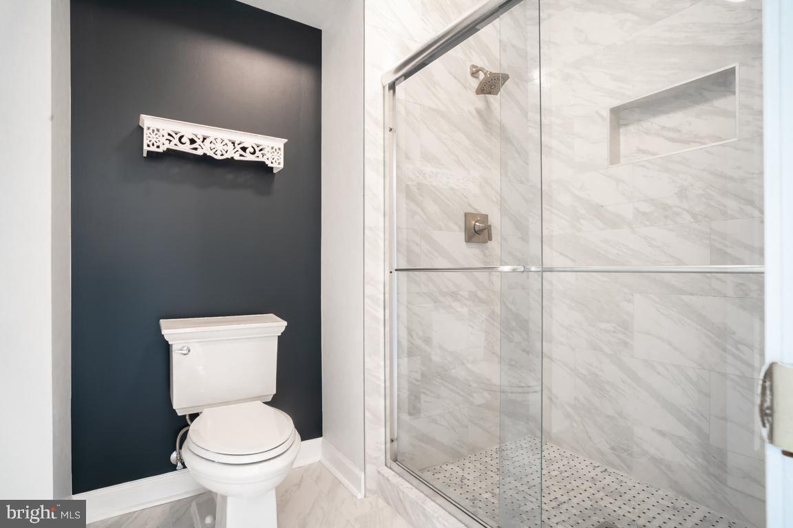 22669 Watson Road Leesburg, VA 20175 - Photo 15 of 46 Master En Suite Bath
