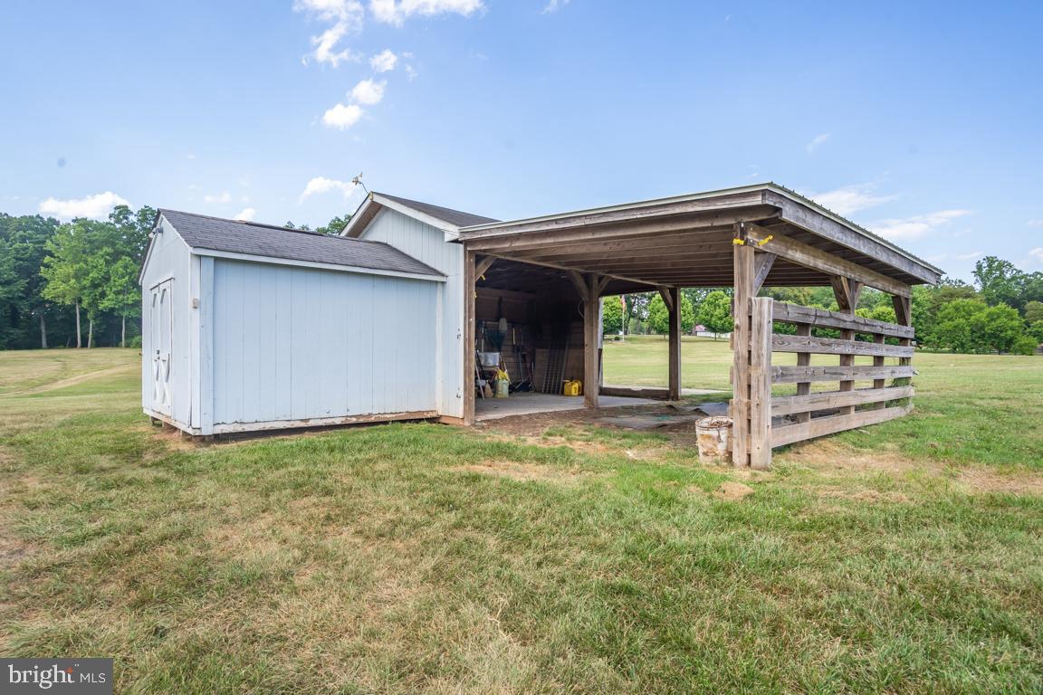 22669 Watson Road Leesburg, VA 20175 - Photo 32 of 46 Workshop Shed