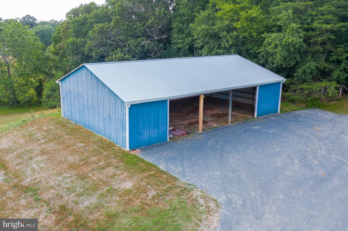 22669 Watson Road Leesburg, VA 20175 - Photo 33 of 46 Huge workshop