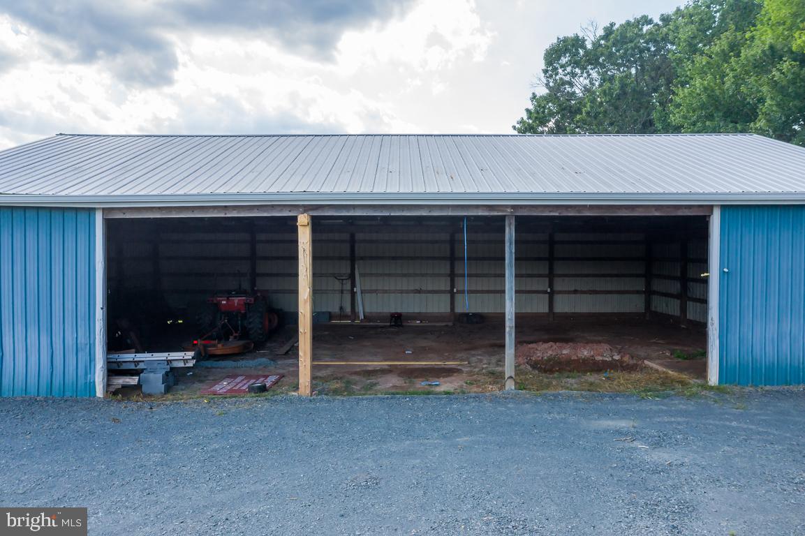 22669 Watson Road Leesburg, VA 20175 - Photo 34 of 46 Metal Out Building