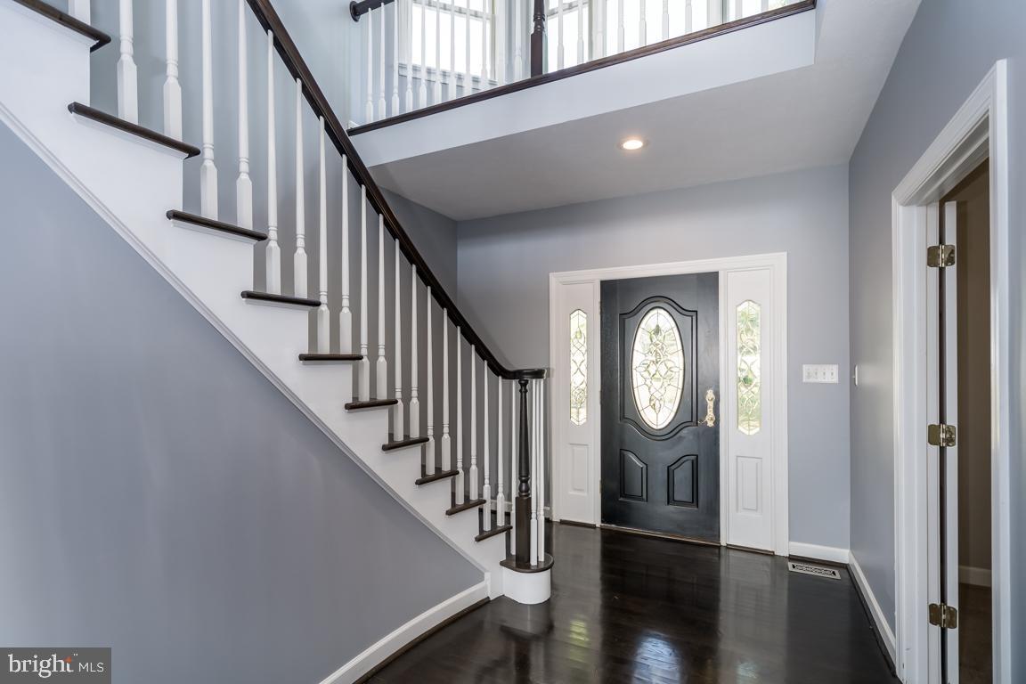 22669 Watson Road Leesburg, VA 20175 - Photo 7 of 46 Foyer