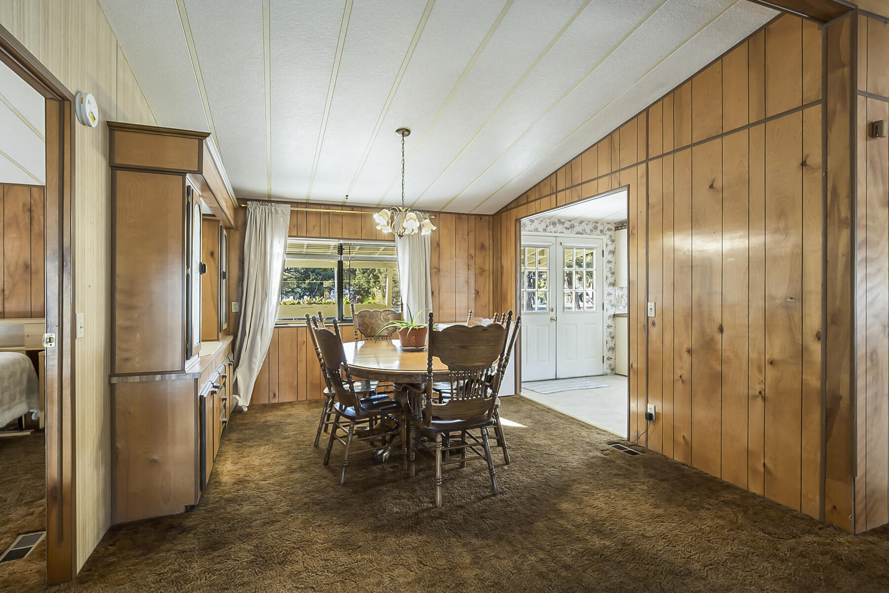 22190 Northeast Butler Market Road Bend, OR 97701 - Photo 14 of 44 14