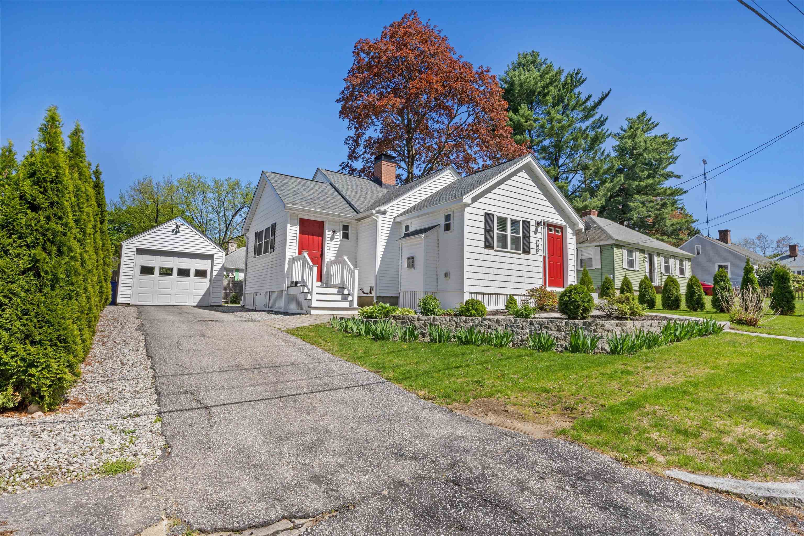 265 Ashland Street Manchester, NH 03104 - Photo 1 of 34