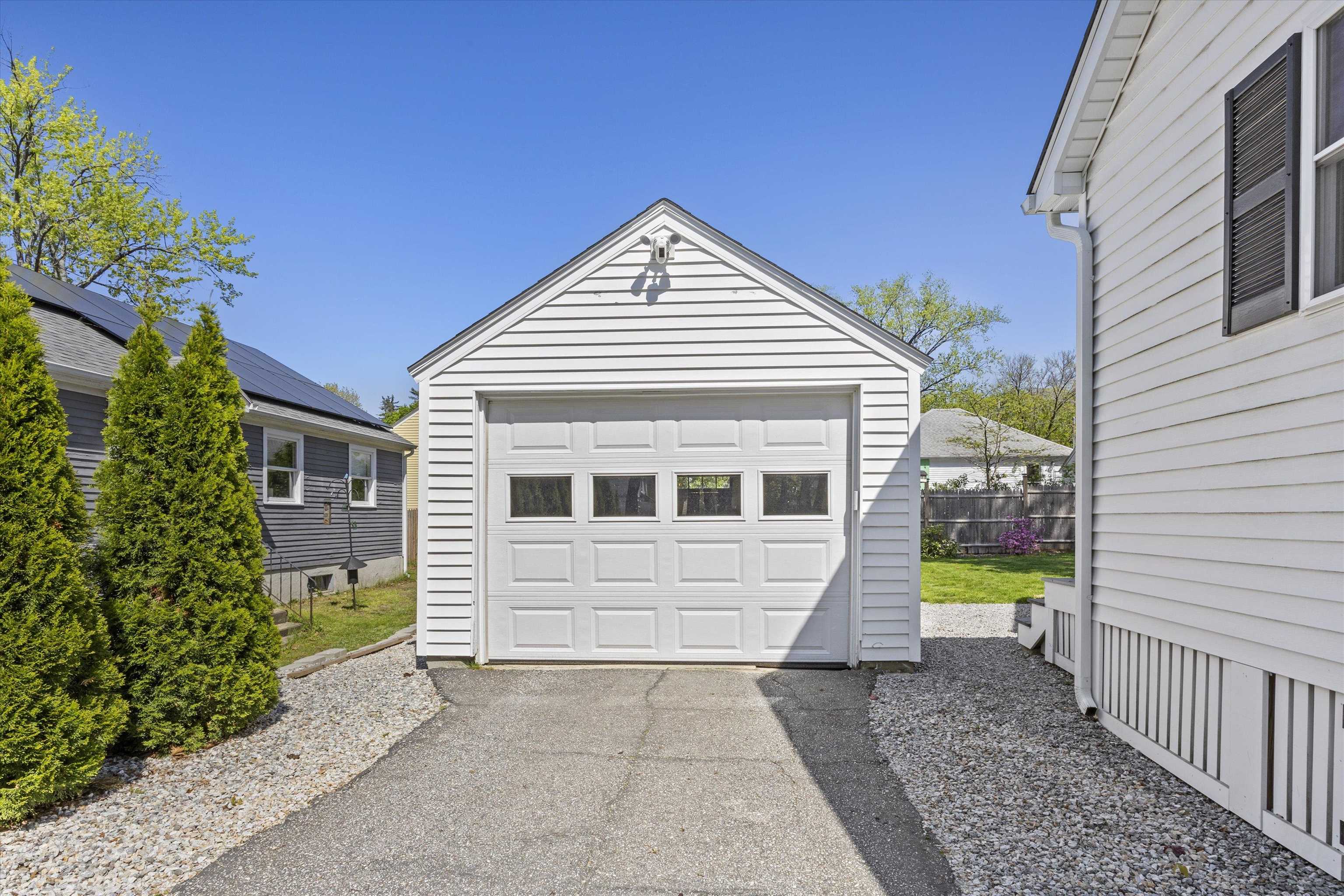 265 Ashland Street Manchester, NH 03104 - Photo 17 of 34